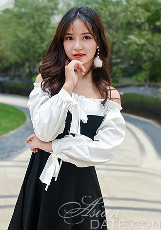 Date the member of your dreams: beautiful Asian Member Xiaoguo from Beijing