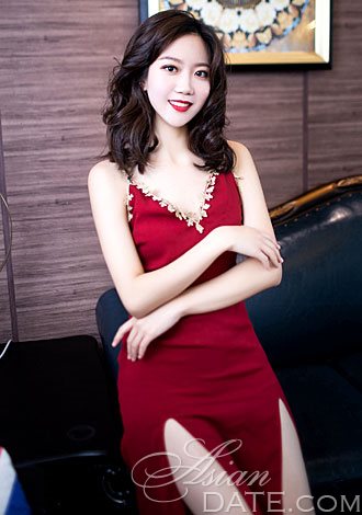 Gorgeous profiles pictures: Shiyi, looking romantic companionship, Asian member