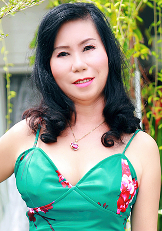 Gorgeous profiles pictures: mature Thai member Thi Cam Nhung(Grace) from Ho Chi Minh City