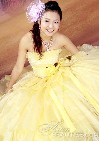 Gorgeous single women: online Asian bride xian e from Shanghai